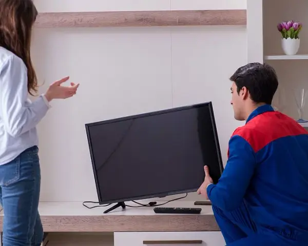 Jak przewieźć telewizor 65 cali? Poradnik eksperta krok po kroku