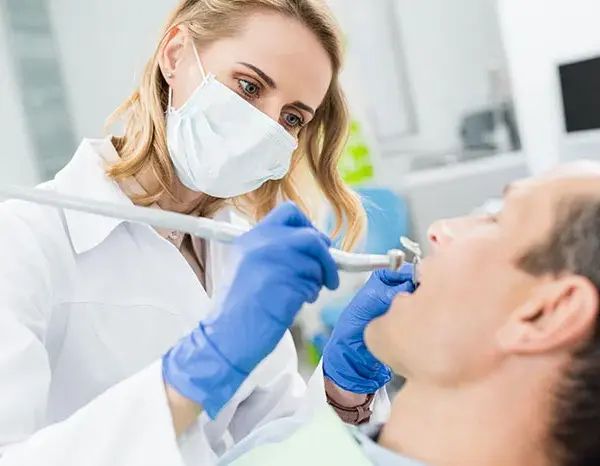 Gdzie z bólem zęba w weekend Szczecinek? Pilna pomoc dentystyczna