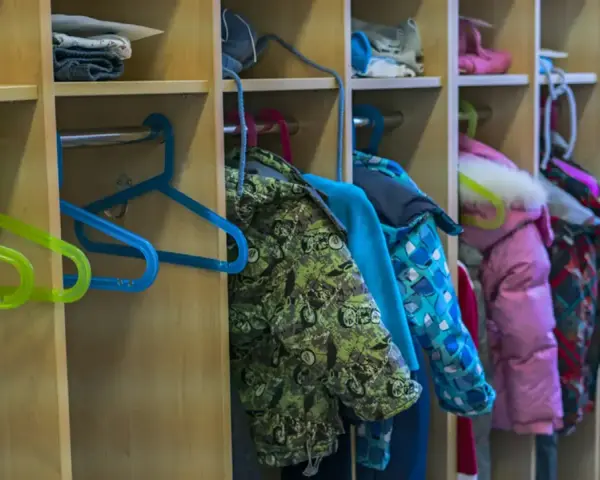 Jak oznaczyć ubrania do przedszkola, aby uniknąć zgubienia rzeczy?