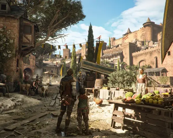Scena z A Plague Tale: Requiem. Dwoje bohaterów obserwuje tętniący życiem targ przed zamkiem. Gra ma 17 rozdziałów.