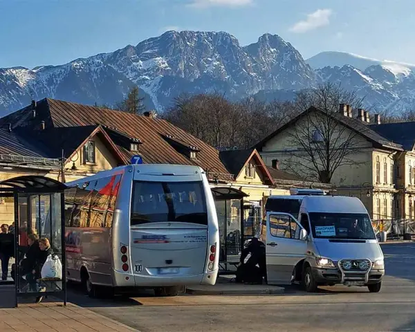 Gdzie odjeżdża bus na Kasprowy Wierch? Sprawdź najważniejsze informacje