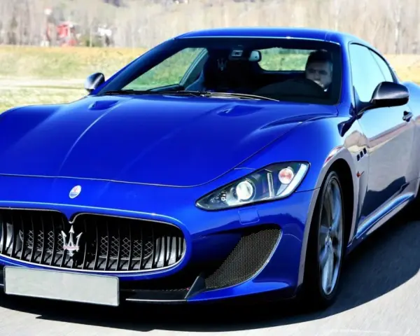 Ile kosztuje Maserati? Poznaj ceny i ukryte koszty luksusowych aut