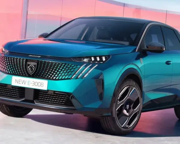 Nowy Peugeot E-3008 w turkusowym kolorze, z nowoczesnym grillem i światłami LED. Sprawdź jego atrakcyjną peugeot 3008 cena.