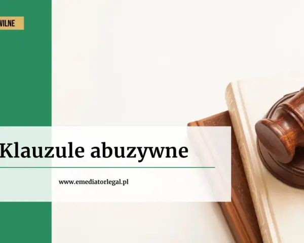 Prawo cywilne i klauzule abuzywne. Młotek sędziowski na księgach prawnych.