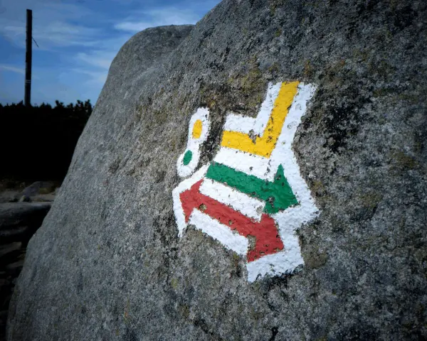 Co oznaczają kolory szlaków w Bieszczadach? Odkryj ich znaczenie