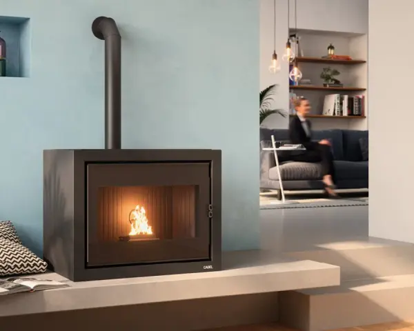 Stufe a pellet salvaspazio misure compatte per ogni ambiente. Fiamma viva in un design moderno.