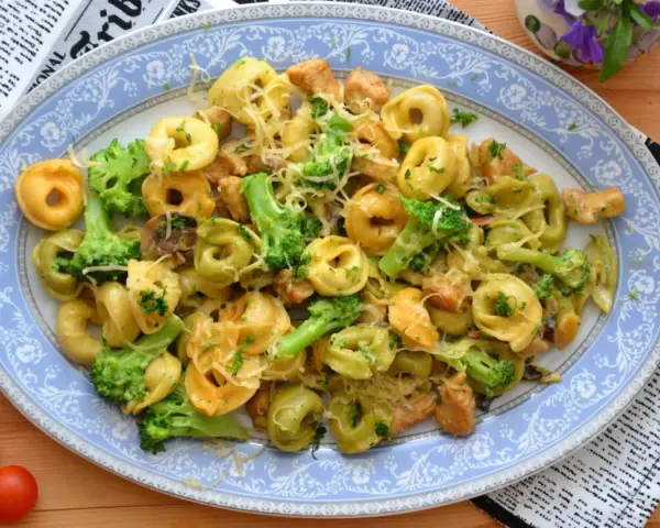 Jak szybko gotować tortellini z Biedronki, aby nie skleiły się?