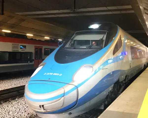 Jak się dodzwonić na informację PKP i uniknąć problemów z podróżą