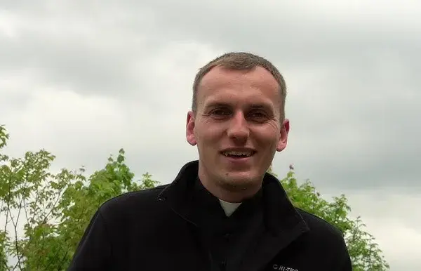Czy z grzechem lekkim można iść do komunii? Poznaj prawdę o Eucharystii