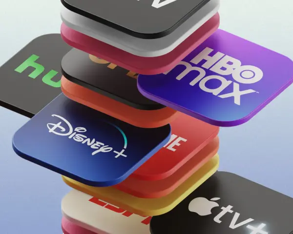 Stos ikon popularnych platform streamingowych: Disney+, HBO Max, Hulu, Apple TV+ i inne.