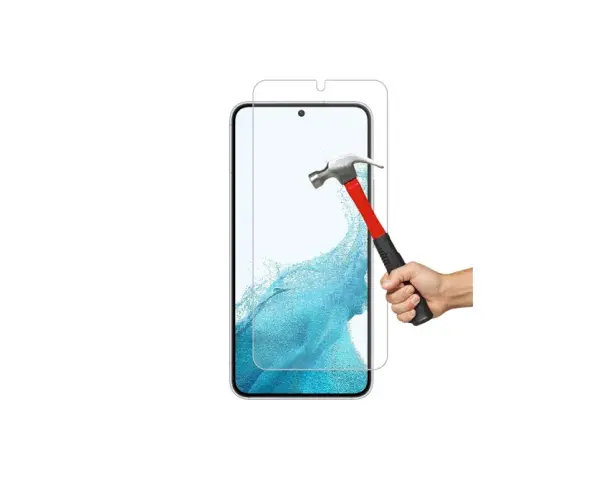 En hammare är på väg att slå mot en skärmskydd samsung s22 plus, som täcker en smartphone.