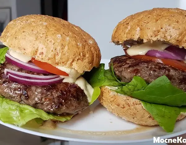 Burger z frytkami: Ile kalorii ma zestaw i jak je kontrolować?