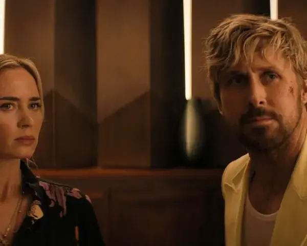 Emily Blunt i Ryan Gosling w scenie z filmu, który można obejrzeć w ramach ale kino program tv.