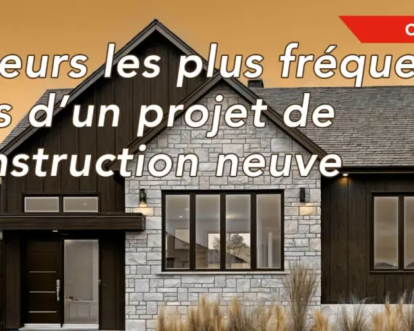 Maison moderne avec façade en pierre et bois. Conseils pour éviter les erreurs de construction en limite de propriété.