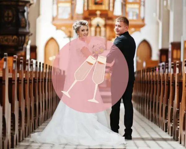 Para, kto nie może być świadkiem na ślubie kościelnym, to osoba nieochrzczona. Para młoda w kościele.