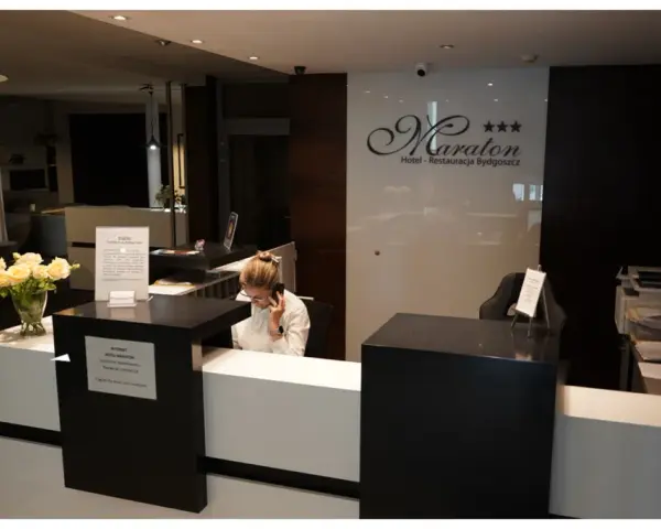 Jak zostawić pokój w hotelu bez stresu i z szacunkiem dla personelu