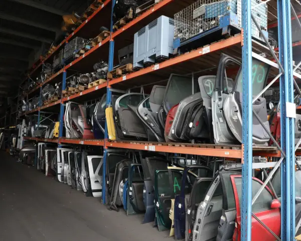 Pièces auto : Achetez malin en ligne ou en magasin (Guide 2025)