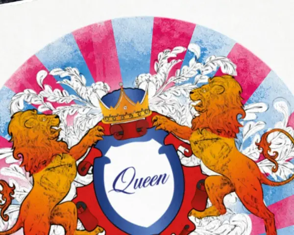 Dwa lwy podtrzymują koronę i herb z napisem "Queen". To symbol mojego życia, miłości mojego życia.
