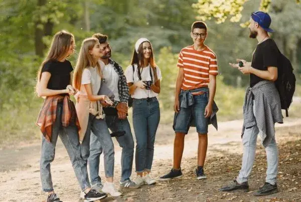 Kto może być kierownikiem wycieczki szkolnej? Sprawdź wymagania i kwalifikacje