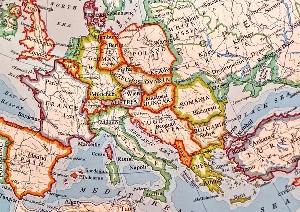 Ile trwa lot z Polski do Hiszpanii? Odkryj zaskakujące czasy przelotu