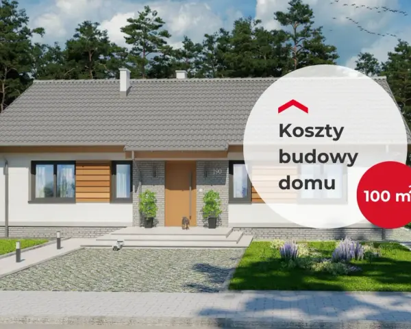 Nowoczesny dom pasywny 100m2 z dużymi oknami i drewnianymi elementami. W tle las, na pierwszym planie podjazd i trawnik.