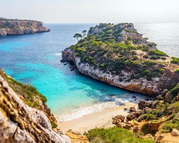 Islas para visitar: ¿Canarias o Baleares? Elige tu paraíso ideal