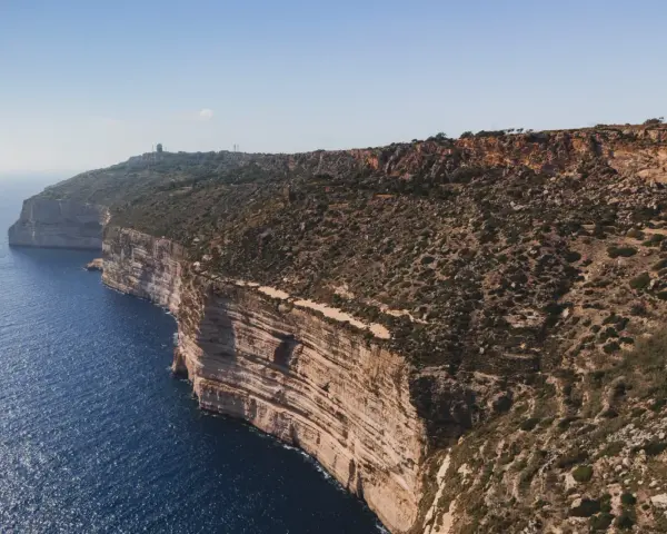 Malta: klify i morze. Czy na Malcie jest drogo? Widok zapiera dech, a ceny mogą zaskoczyć.