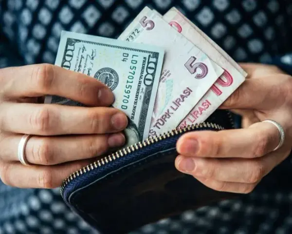 Ile zarabiają Turcy w hotelach? Zaskakujące różnice w pensjach