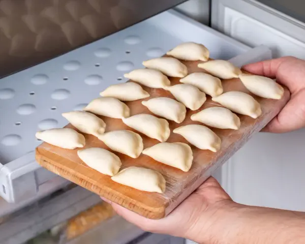 Jak mrozić pierogi ruskie? Sekret idealnych pierogów z zamrażarki