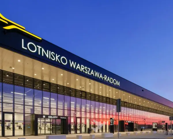 Lotnisko Warszawa-Radom: Kiedy otwarto? Kluczowe fakty