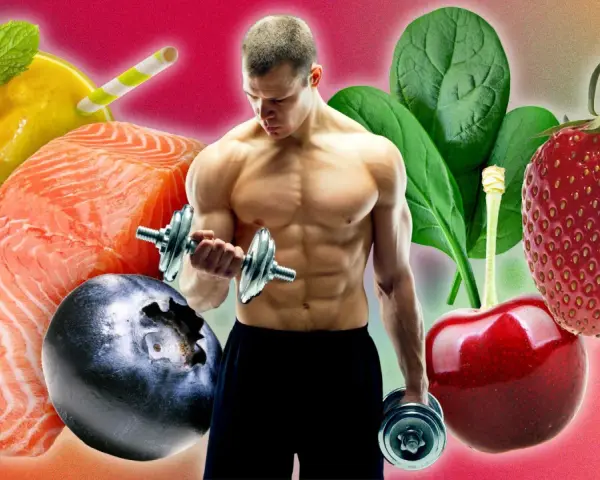 Un homme musclé soulève des haltères, entouré d'aliments sains : saumon, myrtilles, fraises, cerises, épinards, smoothie. Une image qui symbolise l'alimentation anti inflammatoire et le bien-être.