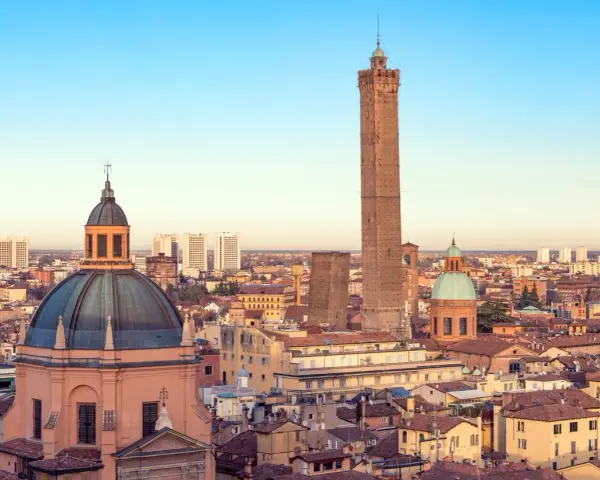 Bologna: Cosa vedere e fare? Guida completa e itinerari