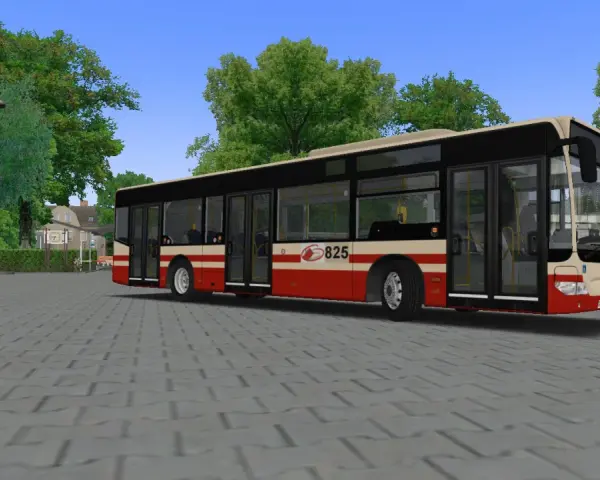Autobus MZK Jelenia Góra z numerem 825 stoi na placu.