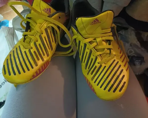 Korki adidas rozmiar 34 – najlepsze modele dla dzieci w atrakcyjnych cenach