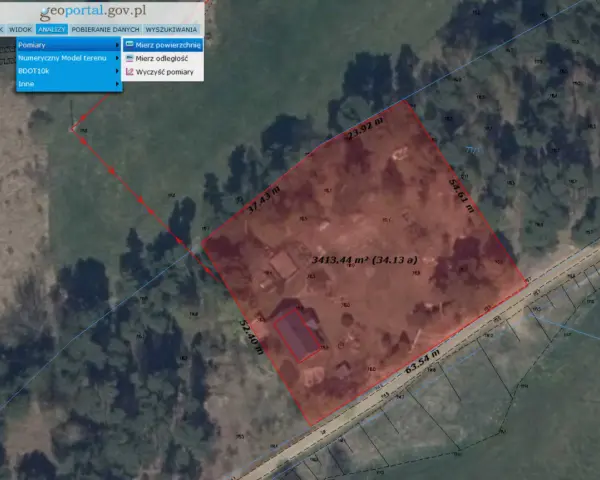 Geoportal: pomiar powierzchni działki 3413.44 m² (34.13 a) z zaznaczonymi bokami 23.92 m, 37.43 m, 52.40 m, 63.54 m.