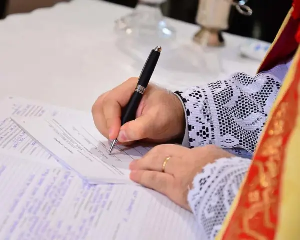 Ile kosztuje akt chrztu do ślubu? Ceny i ważne informacje