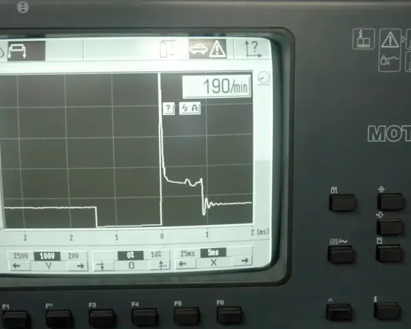Wykres z MOT 251 pokazuje przebieg napięcia, jak sprawdzić cewkę zapłonową multimetrem. 190/min.