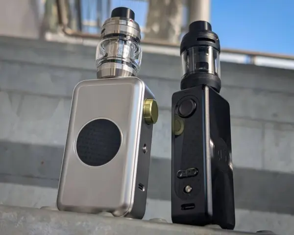Dos vaporizadores, uno plateado y otro negro, con tanques GTX Tank 22.