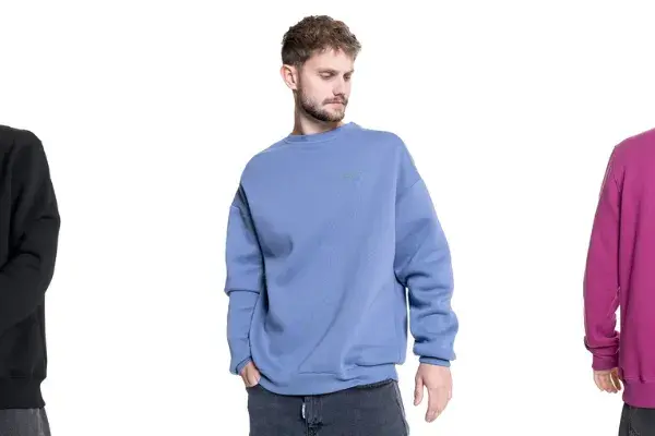 Jak nosić bluzy oversize, aby wyglądać stylowo i czuć się komfortowo