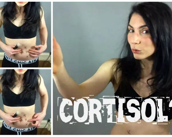 Femme appliquant des marques sur son ventre pour apprendre à diminuer le cortisol.