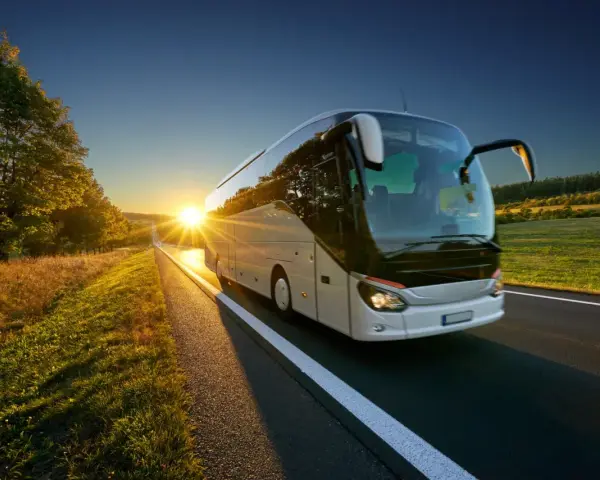 Pojemność autokarów: Ile miejsc? Od 8 do ponad 85!
