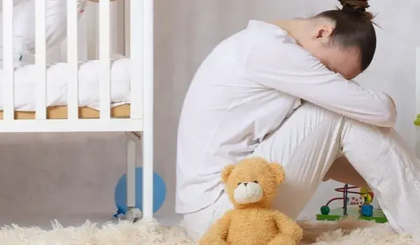 Co to jest depresja poporodowa i jak jej uniknąć? Objawy i leczenie