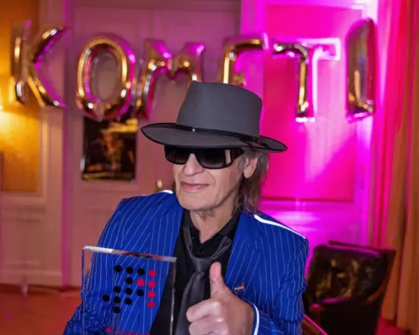 Komet: Wer singt? Udo Lindenberg & Apache 207 erklärt
