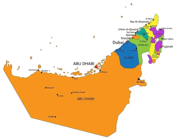 Mapa Zjednoczonych Emiratów Arabskich z zaznaczonymi regionami. Gdzie jest Dubaj? Widać go na niebiesko, obok Szardży i Abu Zabi.