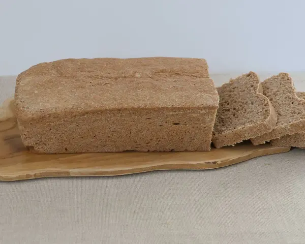 Chleb chmurka: Niedostępny w sklepach? Upiecz go w 3 składnikach!