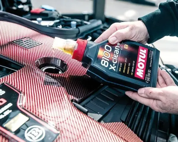 Jak skutecznie korzystać z motul wyszukiwarka do wyboru oleju?