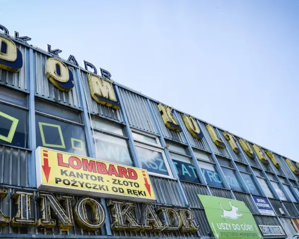 Czy w lombardzie przyjmują książki? Sprawdź, zanim stracisz czas