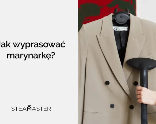 Jak wyprasować marynarkę? Ręka trzyma parownicę, która usuwa zagniecenia z beżowej marynarki.