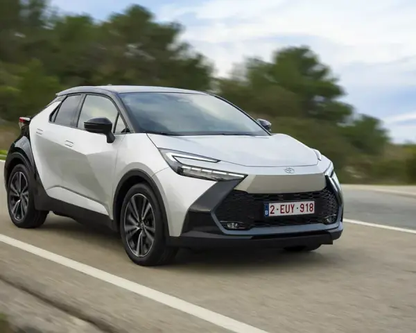 Ile kosztuje Toyota hybryda? Ceny, porównania i oferty promocyjne