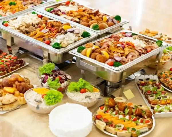 Catering w domu: Jak zacząć od zera i zdobyć pierwszych klientów?